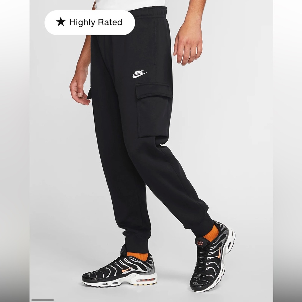 Nike Sportswear Club Fleece Men's Cargo Pants in Black. Size Large.